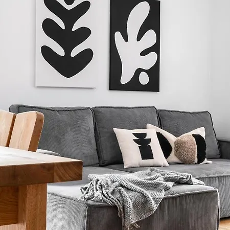 Apartment Aura *
