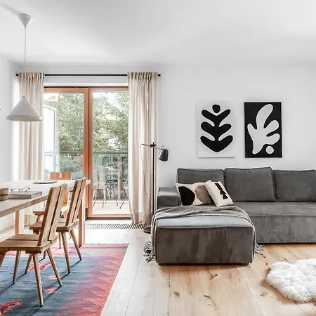 Apartament Aura *