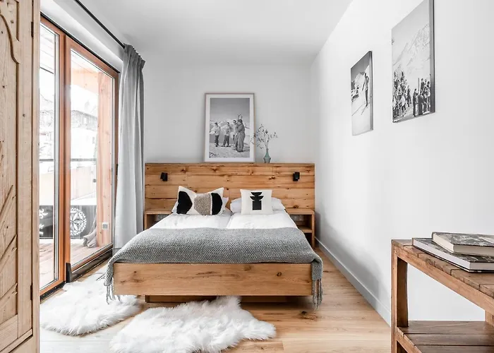 Aura アパート ザコパネ